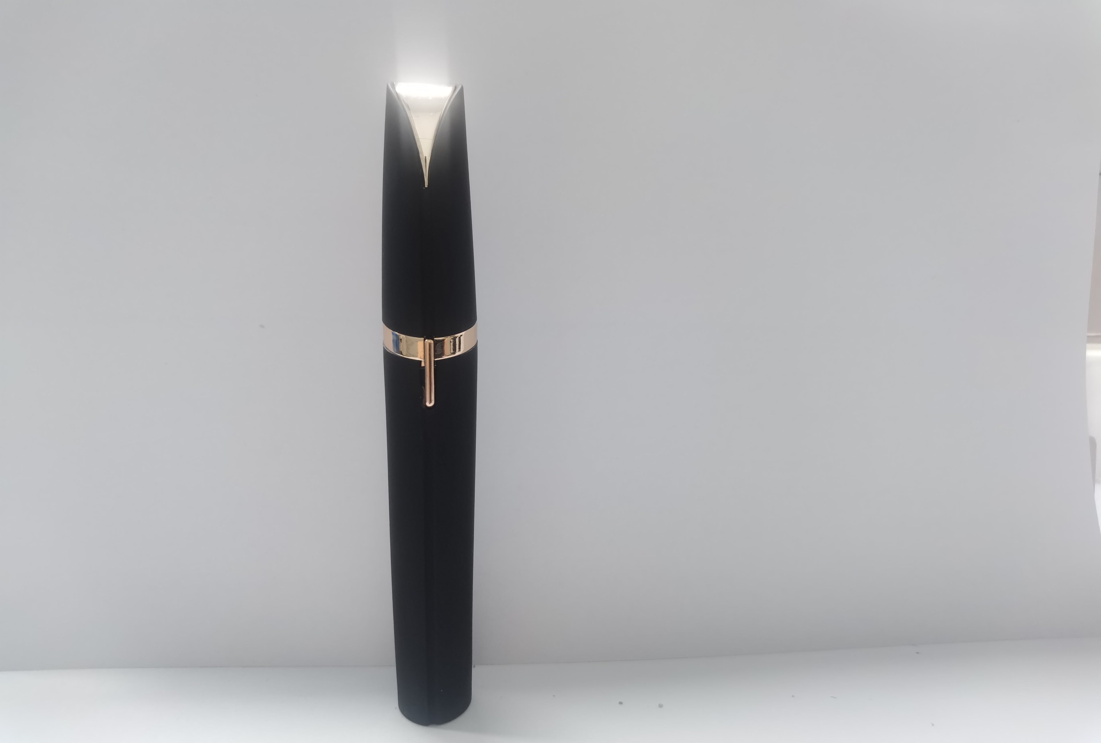 Electric Eyebrow Trimmer – Painless Hair Remover with LED Light